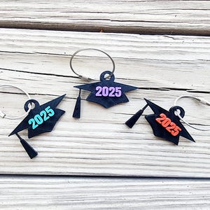 Class of 2025 Gift, Graduation 2025 Keychain, Graduation Cap Keychain, Senior 2025 Gift, 3D Printed Graduation Favor, Senior Keychain.