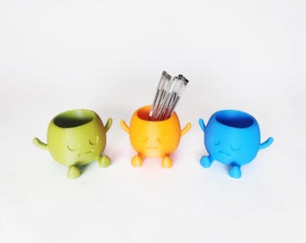 Cute Desk Organizer Cup, Funny Character Pen Holder, Pencil & Brush Holder, 3D Printed Desk Storage, Gift for Kids, Office Decor.