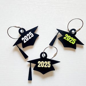 Graduation 2025 Keychain, Graduation Cap Keychain, Senior 2025 Gift, 3D Printed Graduation Favor, Class of 2025 Gift, Senior Keychain.