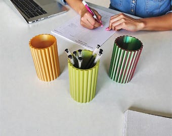 Fluted Pen Holder, Modern Desk Organizer, 3D Printed Pencil Cup, Minimalist Office Decor, Ribbed Stationery Holder.