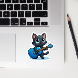 Kat met gitaar, schattige kattensticker, poes, schattig, bubbelvrije stickers, gitarist, muzikant, muziekkat, kattenliefhebber cadeau, dierensticker