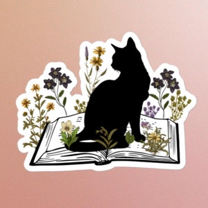 Pegatina de gato, gato y libros, flores, gatos florales, gato negro, gatito, gato sobre libros, lindo gato estudioso, caprichoso, rincón de lectura, adorable, Kindle