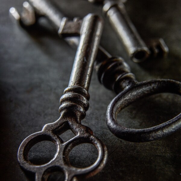Key Art - Etsy