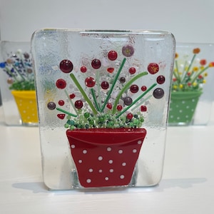 Handgjord ljusstake i smält glas för värmeljus. Blomkrukadesign, en fin present eller present.