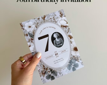 Invitación de 70 años con foto, Mira quién tiene 70, Plantilla de invitación de 70 años, Elegante invitación de 70 años editable, Canva imprimible
