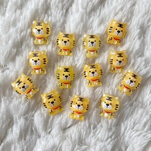 Cabujón plano de tigre amarillo de dibujos animados lindo Kawaii para niños de 9 mm, herramientas de manualidades para niños, suministros de manualidades minimalistas para niños, bricolaje, fiesta, decoración
