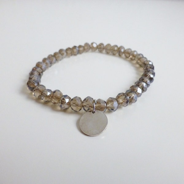 Funkelndes Armband aus Facettperlen mit einem kleinen Anhänger aus Silber - Stapel Armband - Perlenarmband Damen - handgemacht