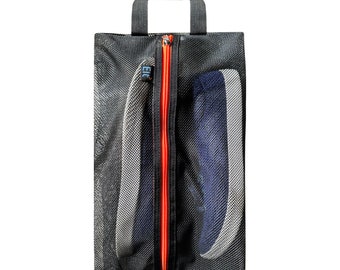 EIt Shoe Bag - Store your shoe pair, perfect for traveling and daily gym use. Black and Blue colors available.