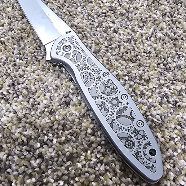 Gear laser engraved Kirshaw knife EDC