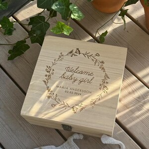 Caja de recuerdos de madera personalizada para niños, tesoro de recuerdos grabado a medida, almacenamiento de juguetes grande