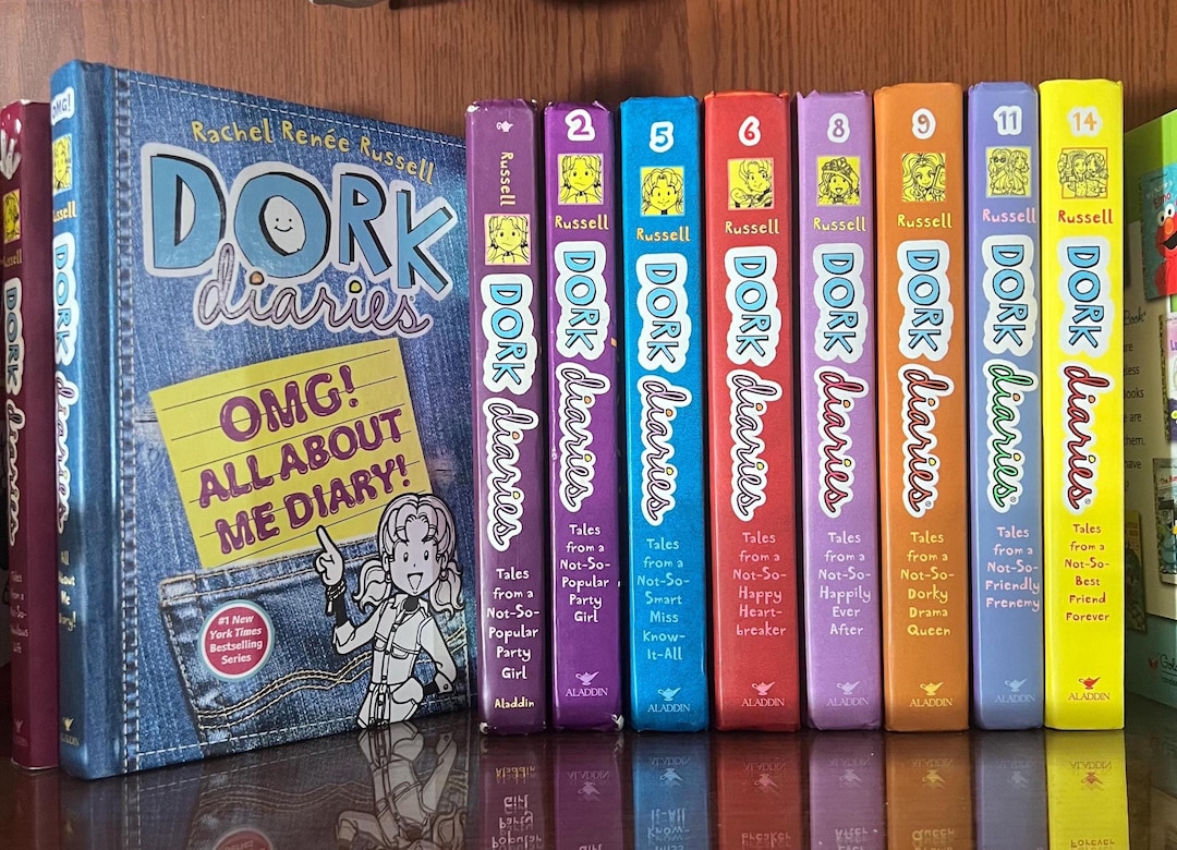 Dork Diaries | Russell | Graphic Kid's Fiction | CHOOSE YOUR OWN