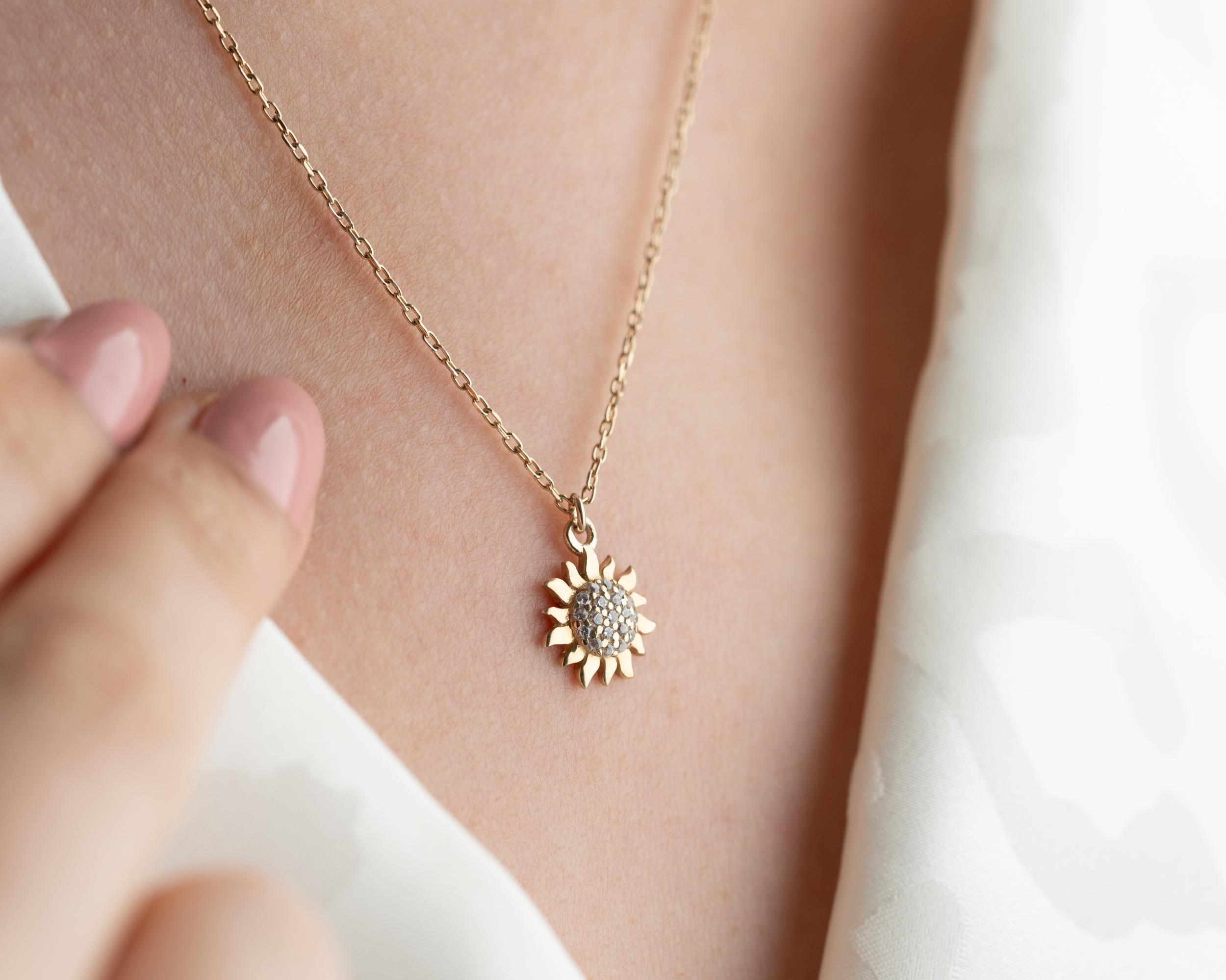 14Kゴールドメッキスターリングシルバーひまわりネックレス：繊細な花 