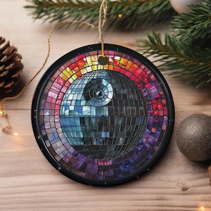 Adorno navideño de luna de la muerte estilo vitral / Decoración navideña de cerámica de doble cara / Adorno navideño inspirado en ciencia ficción