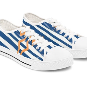 Space Wizard Samurai Inspired Striped Women&#39;s Low Top Sneakers - Forced Elegance in Galactic Style!