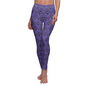 Haunted Mansion Wallpaper inspirierte Leggings - Perfekt für Disney Bounding - Lila / Schwarz - All-Over-Print