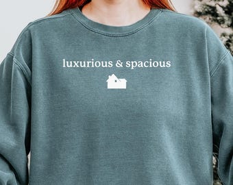 Sudadera unisex Comfort Colors® lujosa y espaciosa, teñida en prenda, con diseños de Mi Pobre Angelito, Mi Pobre Angelito 2 y Navidad.