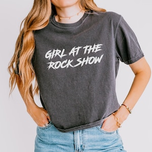 Comfort Colors® Blink Women's Boxy Tee, Slightly Cropped Fit, Girl at the Rock Show, 182 Shirt, Trendy, Crop Top, Graphic Tee