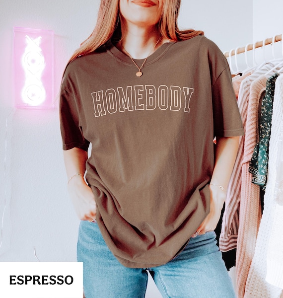 Comfort Colors® Homebody ユニセックスTシャツ、ホームボディ、ママ 