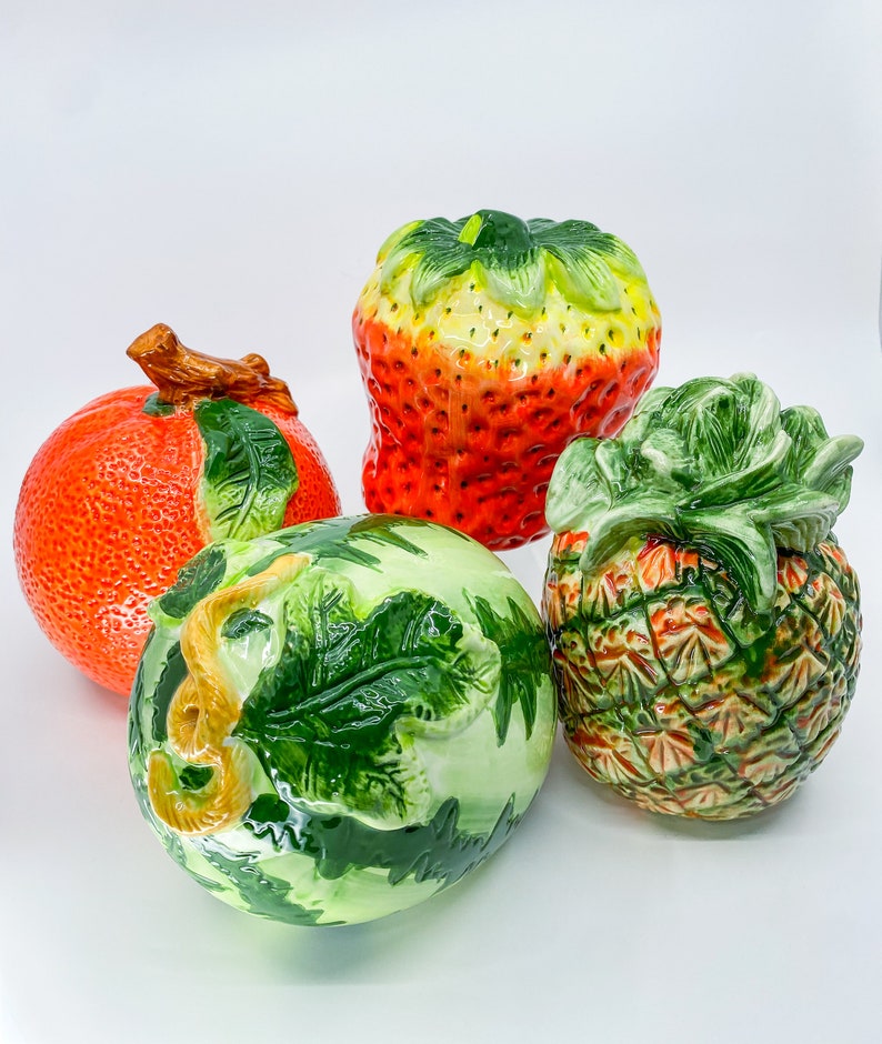 Your Choice Fun & Kitschy Vintage Mid-Century Modern Retro Hand-Painted Ceramic Fruit Orange, Strawberry, Pineapple, and Watermelon Bild 2