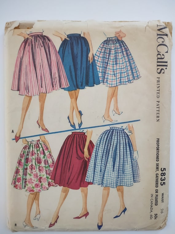 Pleated knee top length skirt pattern