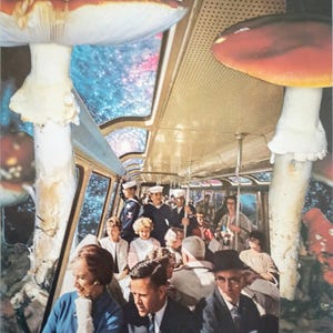 Opera d'arte originale fatta a mano, collage di carta a forma di fungo, opera d'arte galattica vintage, scuolabus magico retrò