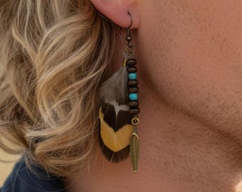 Boho oorbellen met echte veren, heren en dames | Hangoorbellen met turkooizen edelsteenkralen | Tribal western hippie-sieraden | Aangepaste festivalcadeaus