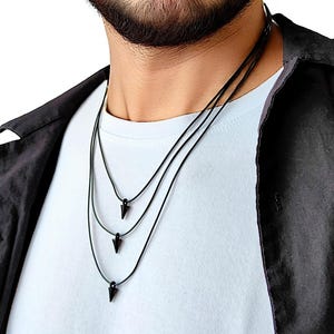 Schwarze Spike Halskette Mehrlagig, Unisex Punk Lederkette, Gothic Minimalistisch Chunky Geschenk für Sie Ihn, Boho Schmuck