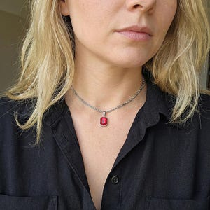 Unisex Red Necklace, Silver Rope Chain Choker, Rectangle Gemstone Pendant, Mens Accessories, Fashion Jewelry, Ruby Crystal Charm for Women