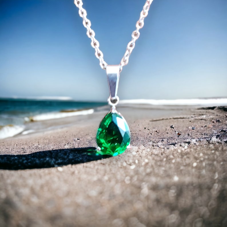 Smaragdgroene minimalistische ketting voor heren aangepaste gepersonaliseerde roestvrijstalen ketting bruiloft sieraden, casual pakaccessoires rijke man ketting afbeelding 4