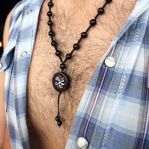 İslamic Calligraphy Men&#39;s Necklace, Custom Men&#39;s Black Onyx Stone Beaded  Inscribed Pendant, Gift For Him, Qur&#39;an Written