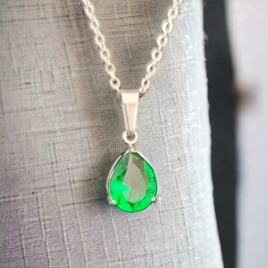 Smaragdgroene minimalistische ketting voor heren aangepaste gepersonaliseerde roestvrijstalen ketting bruiloft sieraden, casual pakaccessoires rijke man ketting afbeelding 6