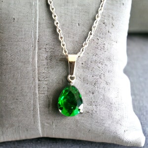 Smaragdgroene minimalistische ketting voor heren aangepaste gepersonaliseerde roestvrijstalen ketting bruiloft sieraden, casual pakaccessoires rijke man ketting afbeelding 2