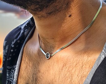 ミニマリストなブラックストーンメンズネックレス、リッチマンの