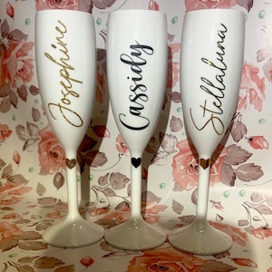 Flute da champagne bianco personalizzabili per spose, damigelle, matrimoni, compleanni, addii al nubilato, feste dei 16 anni, bomboniere e anniversari.
