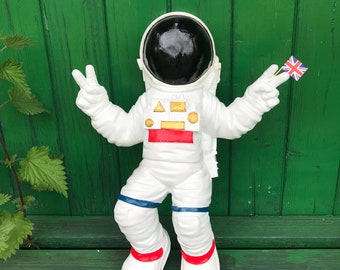 Decor for home,For kids room decor,for kid,for decor,kids for kids,gift for decorator,gifts,Astronaut Sculpture,Friend gifts