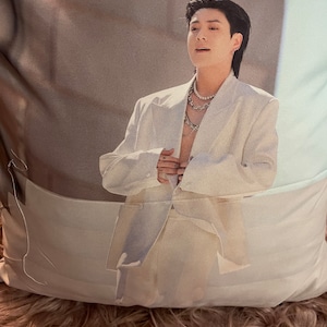 JK  Pillow - 3D white