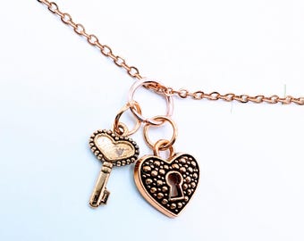 GOLD HEART & KEY Necklace,Valentines Gift,Romantic Gift,Gift for Her,Dainty Jewelry,Womens Jewelry,Heart Necklace,Key Necklace,Free Shipping