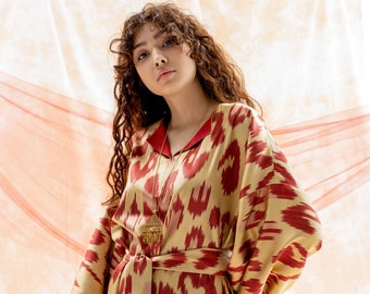 Seidenkaftan mit handgefertigtem Ikat – asiatisches Ethno-Jackengewand