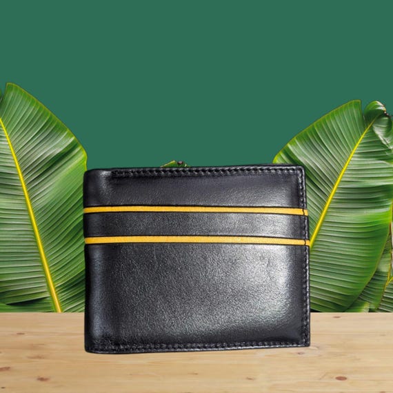 Men's Outdoor Leather Wallet, Genuine Leather Bifold Wallet including ID Window with Gift Box