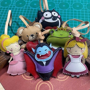 Literary & Cartoon Character Bag Charm – Vegan Leather Keychain, Purse Charm, Handbag Accessory, Unique Gift for Her or Friend