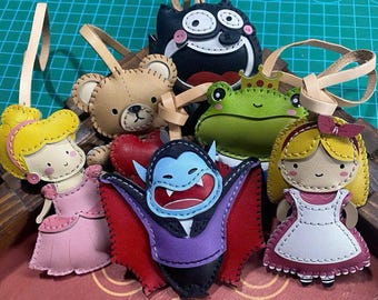 Vegan Leather Cartoon Bag Charm – Childhood Character Purse Charm, Retro Hanging Accessory, Small Gift for Her or Him