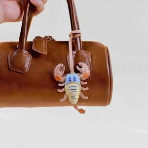 Llavero de Cáncer y colgante para bolso de piel vegana – Colgante para bolso del horóscopo zodiacal, accesorio para colgar en el coche, regalo astrológico único para ella. imagen 15