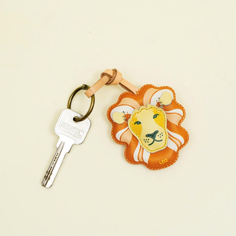 Llavero de Cáncer y colgante para bolso de piel vegana – Colgante para bolso del horóscopo zodiacal, accesorio para colgar en el coche, regalo astrológico único para ella. imagen 11