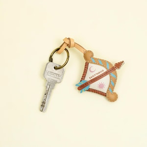 Llavero de Cáncer y colgante para bolso de piel vegana – Colgante para bolso del horóscopo zodiacal, accesorio para colgar en el coche, regalo astrológico único para ella. imagen 19