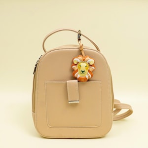 Llavero de Cáncer y colgante para bolso de piel vegana – Colgante para bolso del horóscopo zodiacal, accesorio para colgar en el coche, regalo astrológico único para ella. imagen 12
