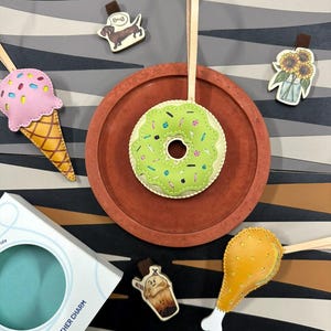 Charm de sac donut, breloque de sac collection gourmande, breloque de sac fabriqué, cadeau porte-clé, porte-clé unique, petit cadeau unique, cadeau pour elle