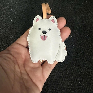 White Samoyed Dog Bag Charm – Dog Lovers, Fluffy Pup Accessory, Purse or Backpack , Keychain Accessory, Gift for Dog Moms & Pet Lovers