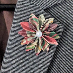 Romy Papier Blume Anstecknadel/Dunkelrote Blume Anstecknadel/Personalisierte Geschenke/Geschenke für Ihn/ Geschenke für Sie/Brosche/Anstecker & Anstecker/Prom Wear/Sommer