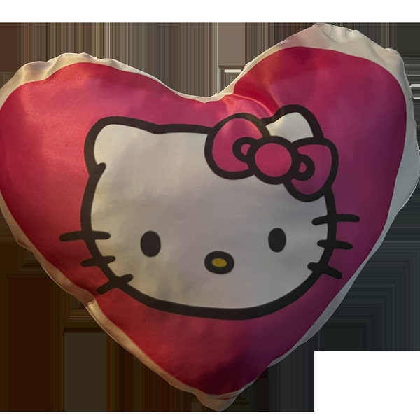 Hello Kitty Kissen in Herzform