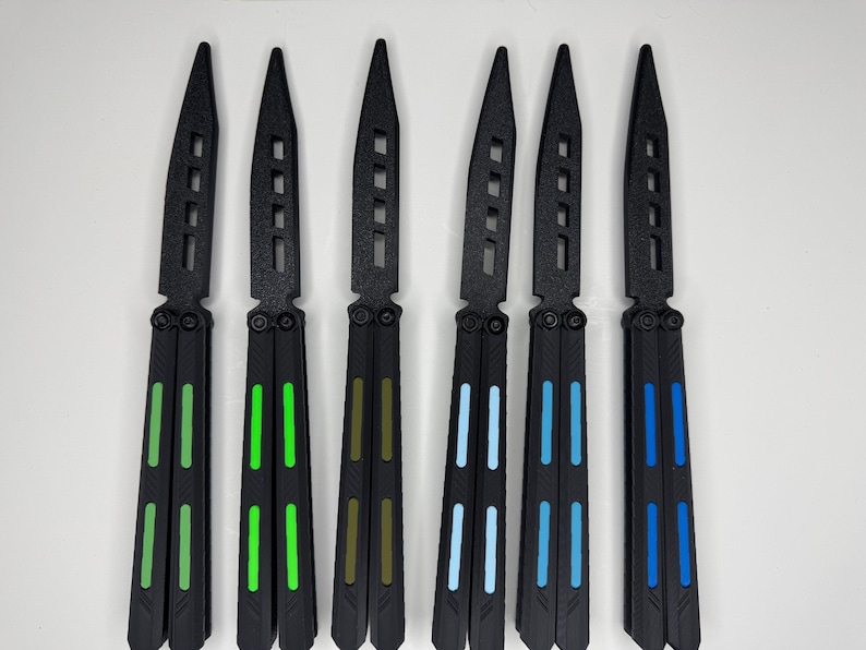 Fidget Butterfly Knife | V2 | Trainer | Cosplay image 3
